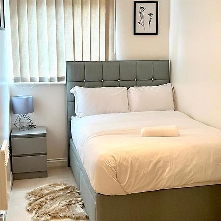 Stylish Luxe Apartment 할로 외부 사진