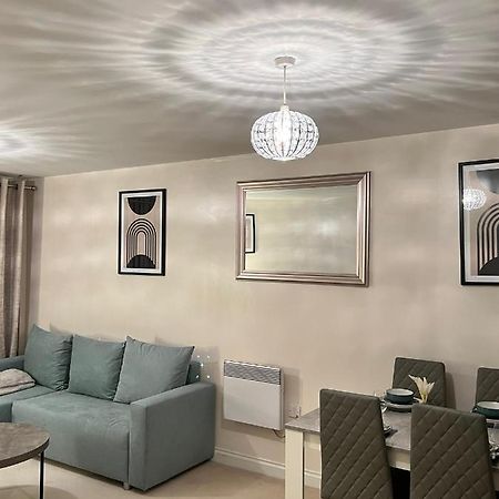 Stylish Luxe Apartment 할로 외부 사진
