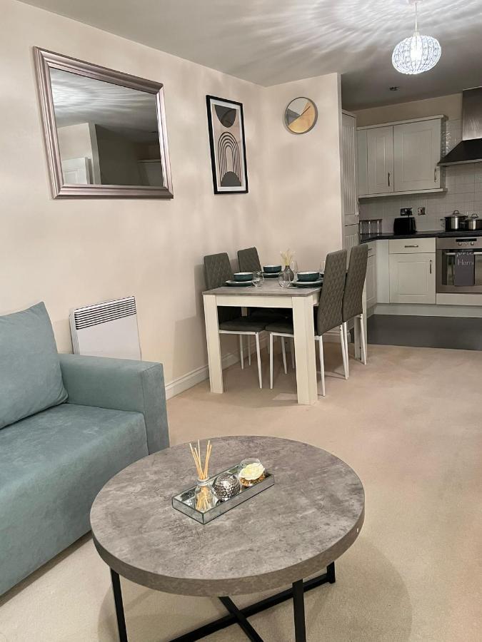 Stylish Luxe Apartment 할로 외부 사진