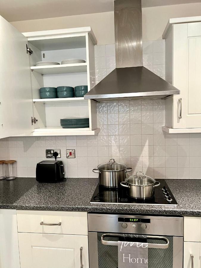 Stylish Luxe Apartment 할로 외부 사진