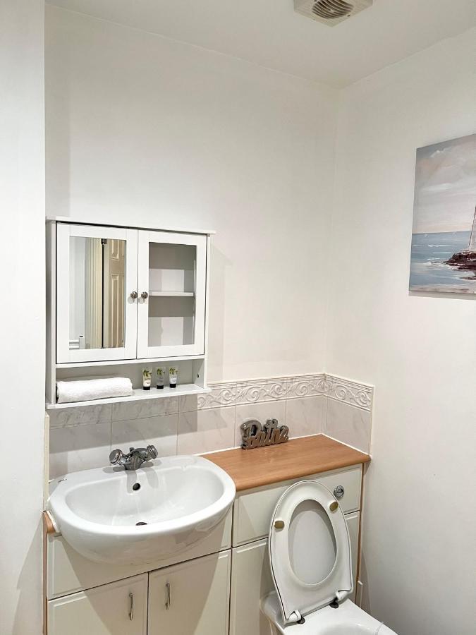 Stylish Luxe Apartment 할로 외부 사진